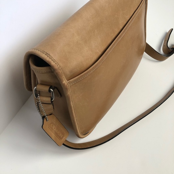 Vintage Coach Tan City Bag - Picture 3 of 6